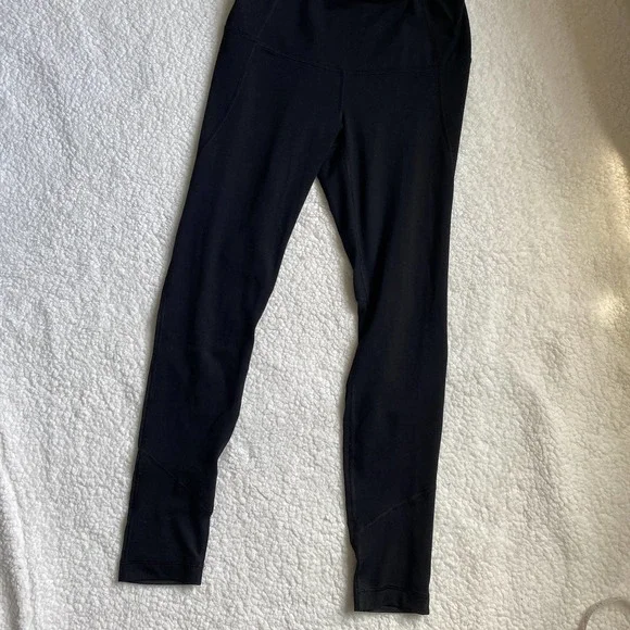 Yogalicious Leggings with Mesh Design - Picture 2 of 6